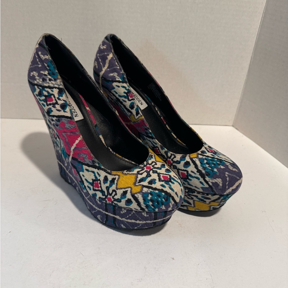 Steve Madden Colorful Patterned Wedges